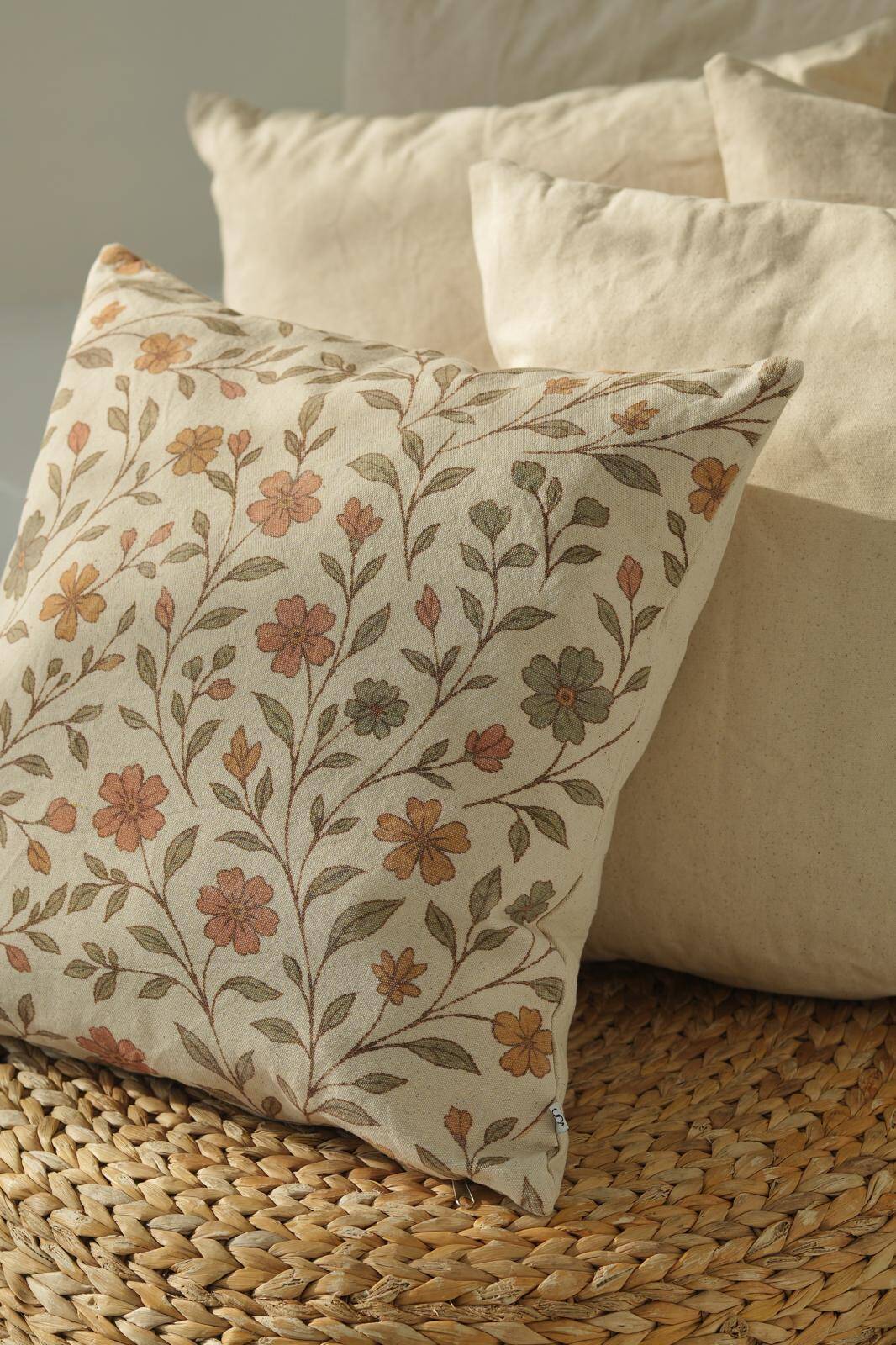Kır Çiçeği Pamuk 45x45 Kırlent Kılıfı