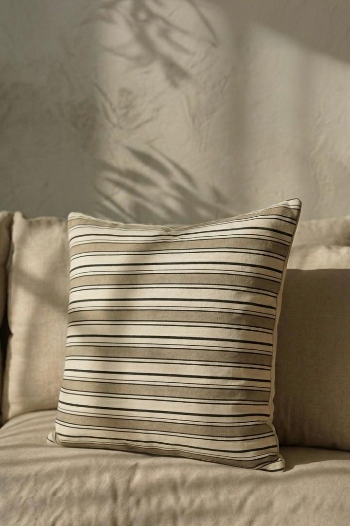 Yeşil Şeritler Kanvas Pamuk 45x45 Kırlent Kılıfı